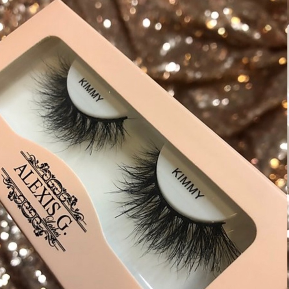 False eyelashes